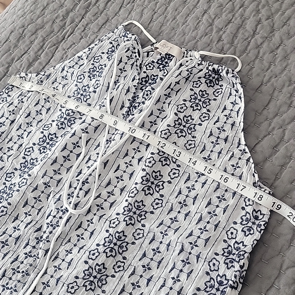 Loft Sleeveless Summer Top - Picture 4 of 8
